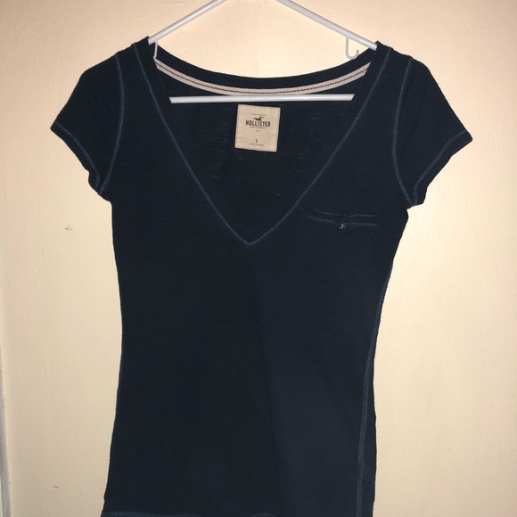 Hollister Deep V-Neck - Picture 1 of 2